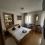 Studios Magnolia Pensionat Trogir